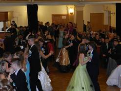 SLAVNOSTNÍ VĚNEČEK MALÝCH TANEČNÍCH KURZŮ - HRÁDEK 2014
